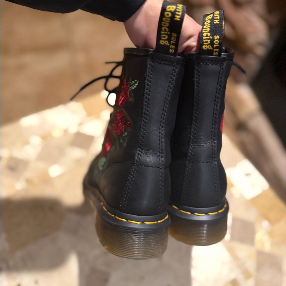 Dr marten Red Rose Embroidery 1461 - Picture 5 of 6